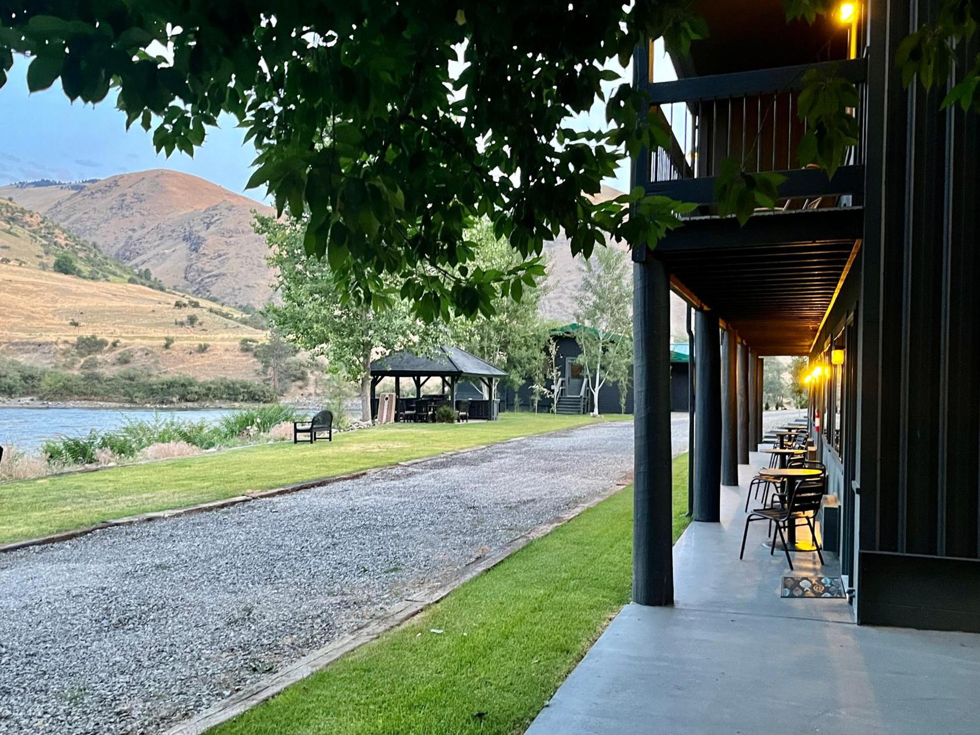 Steelhead Lodge Lucile Exteriér fotografie